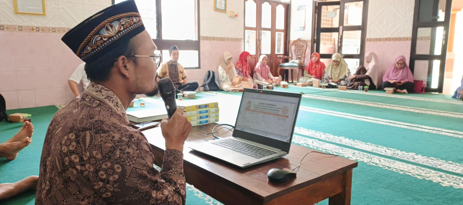 Halaqah Al Quran dan Sosialisasi Updating Data di TPA Maimunah Semin Kota